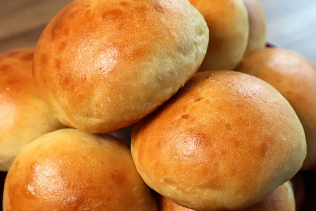 Receita de pão com massa de batata salgado e doce